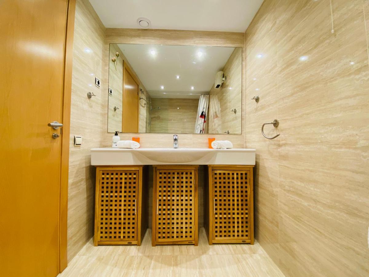 Atico Augusta Apartment กัมบริลส์ ภายนอก รูปภาพ
