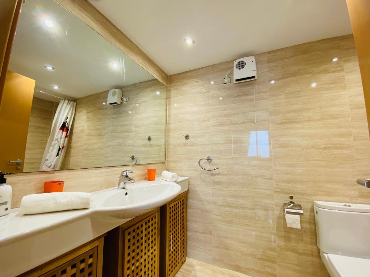 Atico Augusta Apartment กัมบริลส์ ภายนอก รูปภาพ