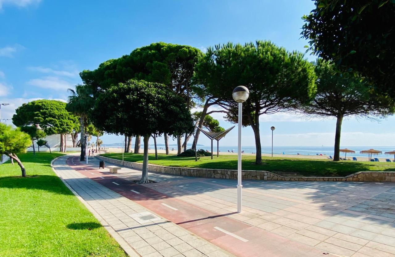 Atico Augusta Apartment กัมบริลส์ ภายนอก รูปภาพ